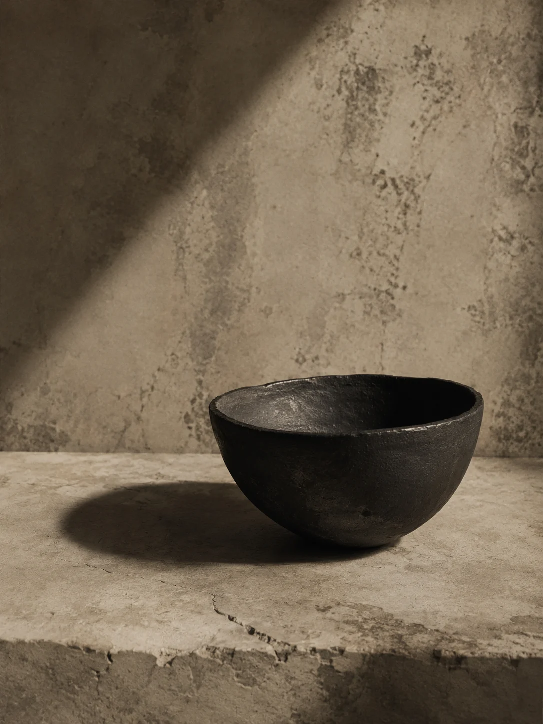 日光黑碗,侘寂静物风格的空间挂画作品